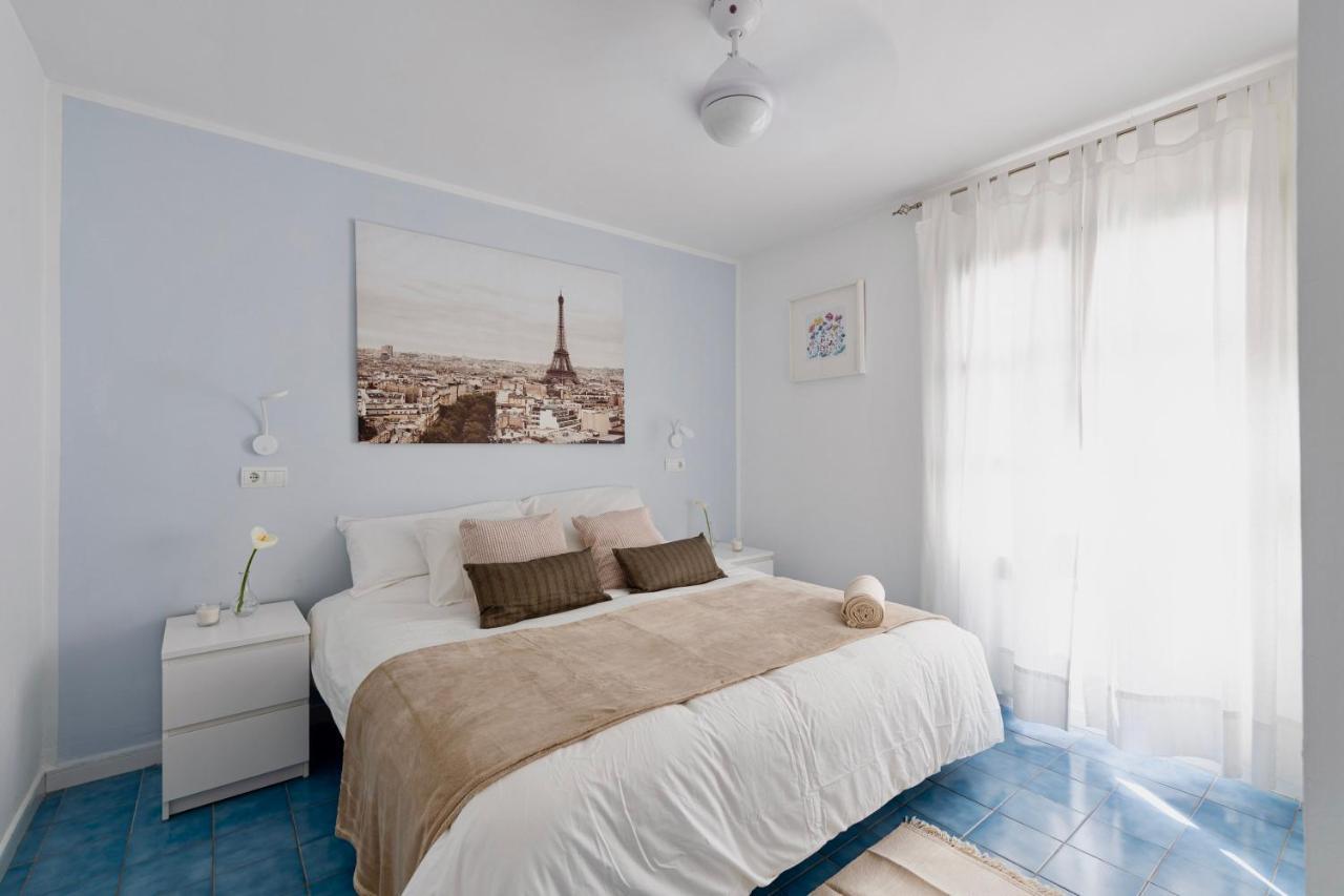 Apartment 20 Metres From The Sea In *
