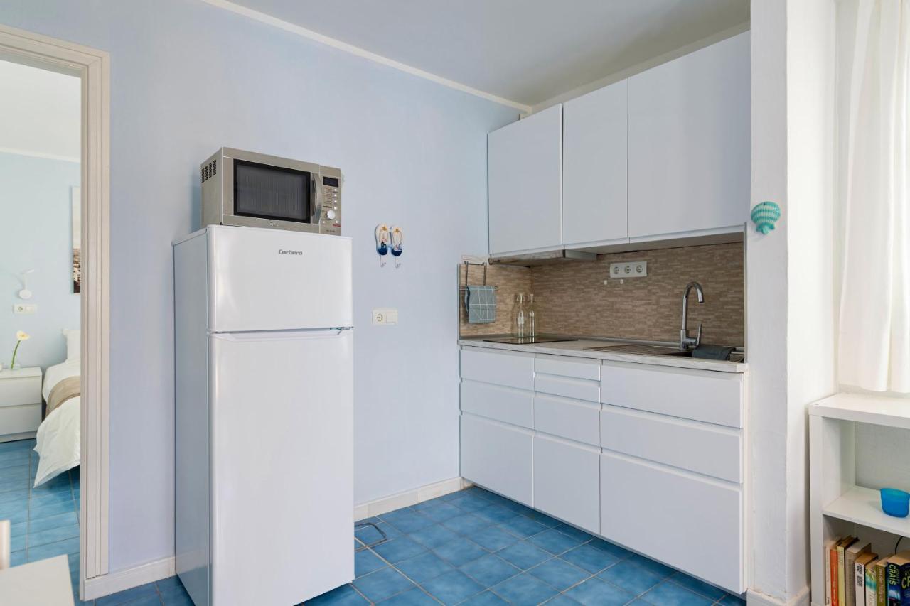 Apartment 20 Metres From The Sea In *